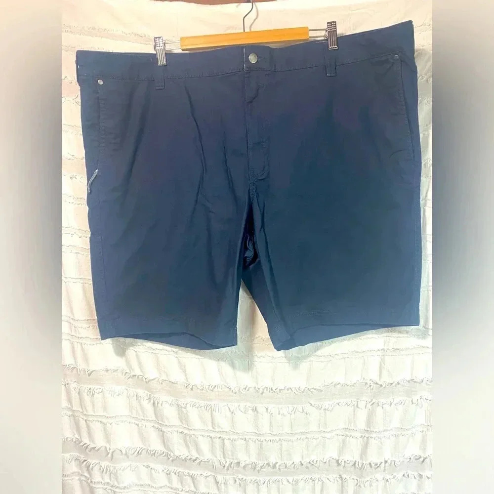 Columbia men's chino shorts size 48